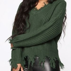 NWT GREEN DISTRESSED SWEATER